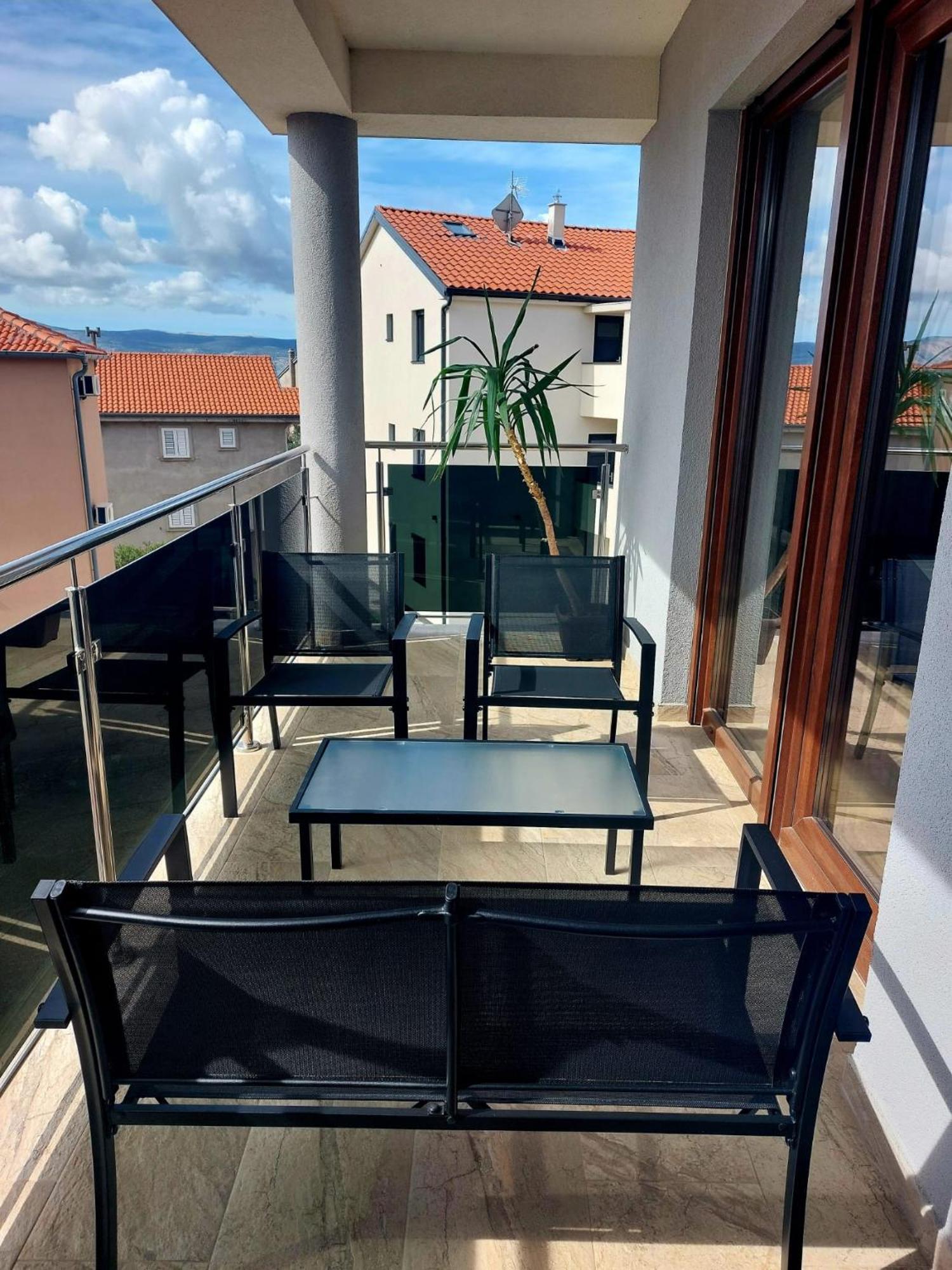 Apartmani Ivana Novi Novi Vinodolski Eksteriør billede