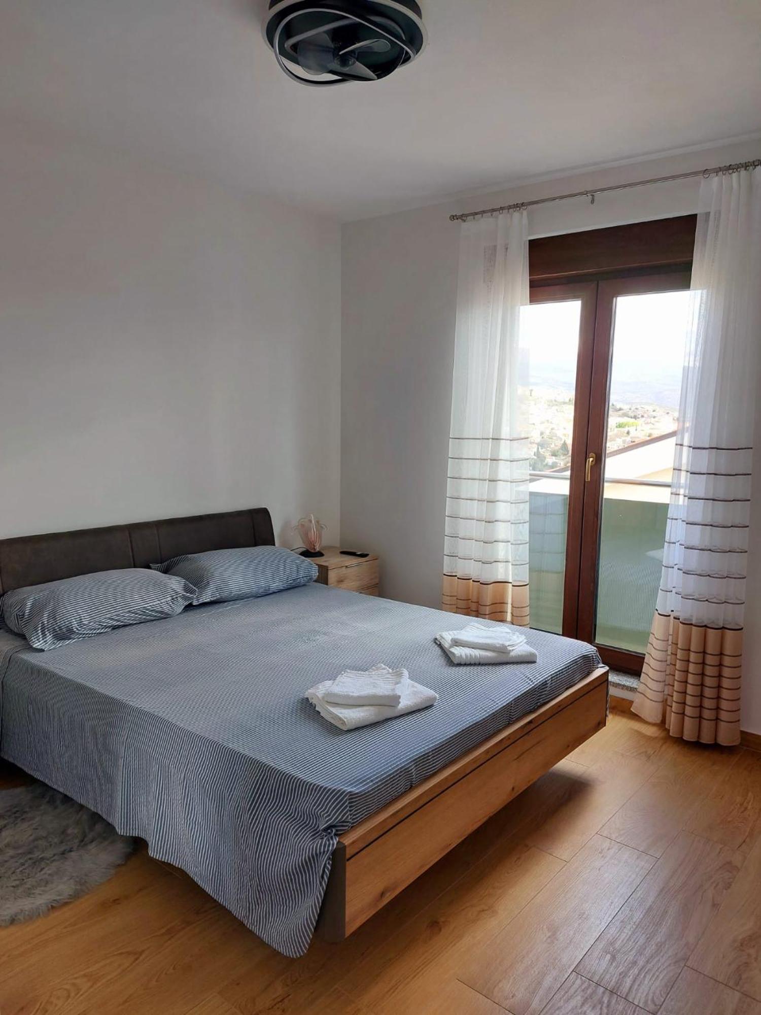 Apartmani Ivana Novi Novi Vinodolski Eksteriør billede
