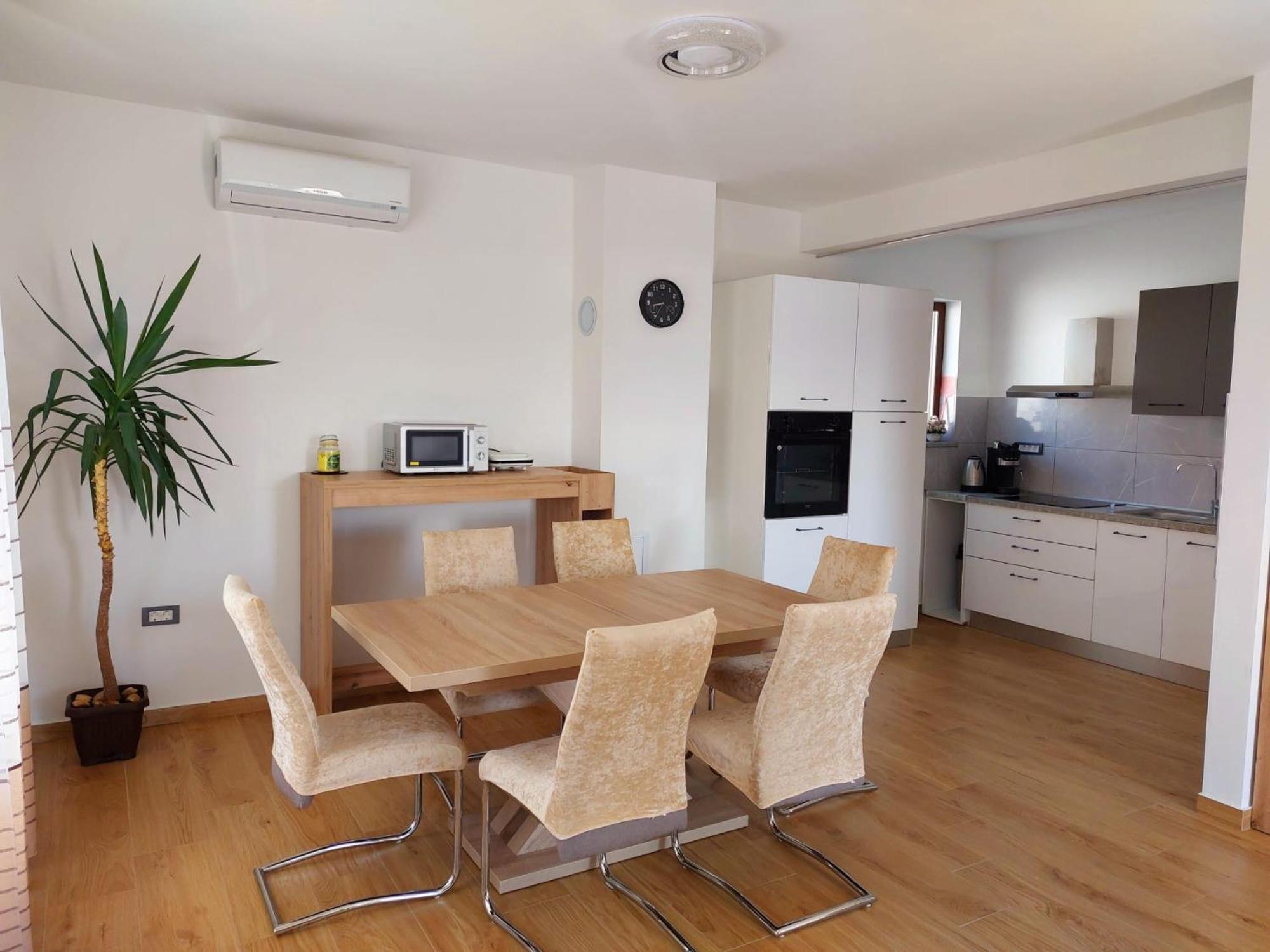 Apartmani Ivana Novi Novi Vinodolski Eksteriør billede