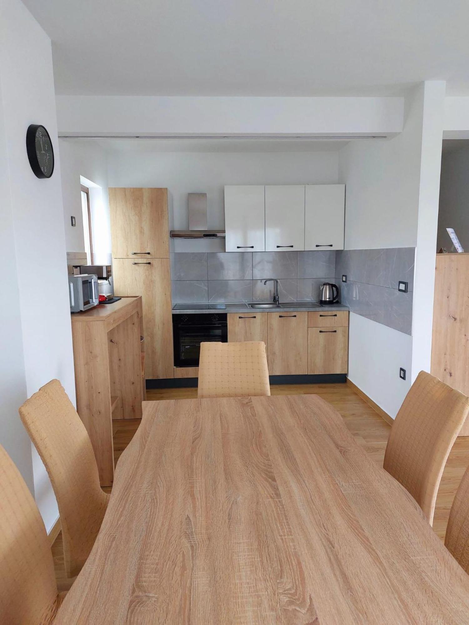 Apartmani Ivana Novi Novi Vinodolski Eksteriør billede