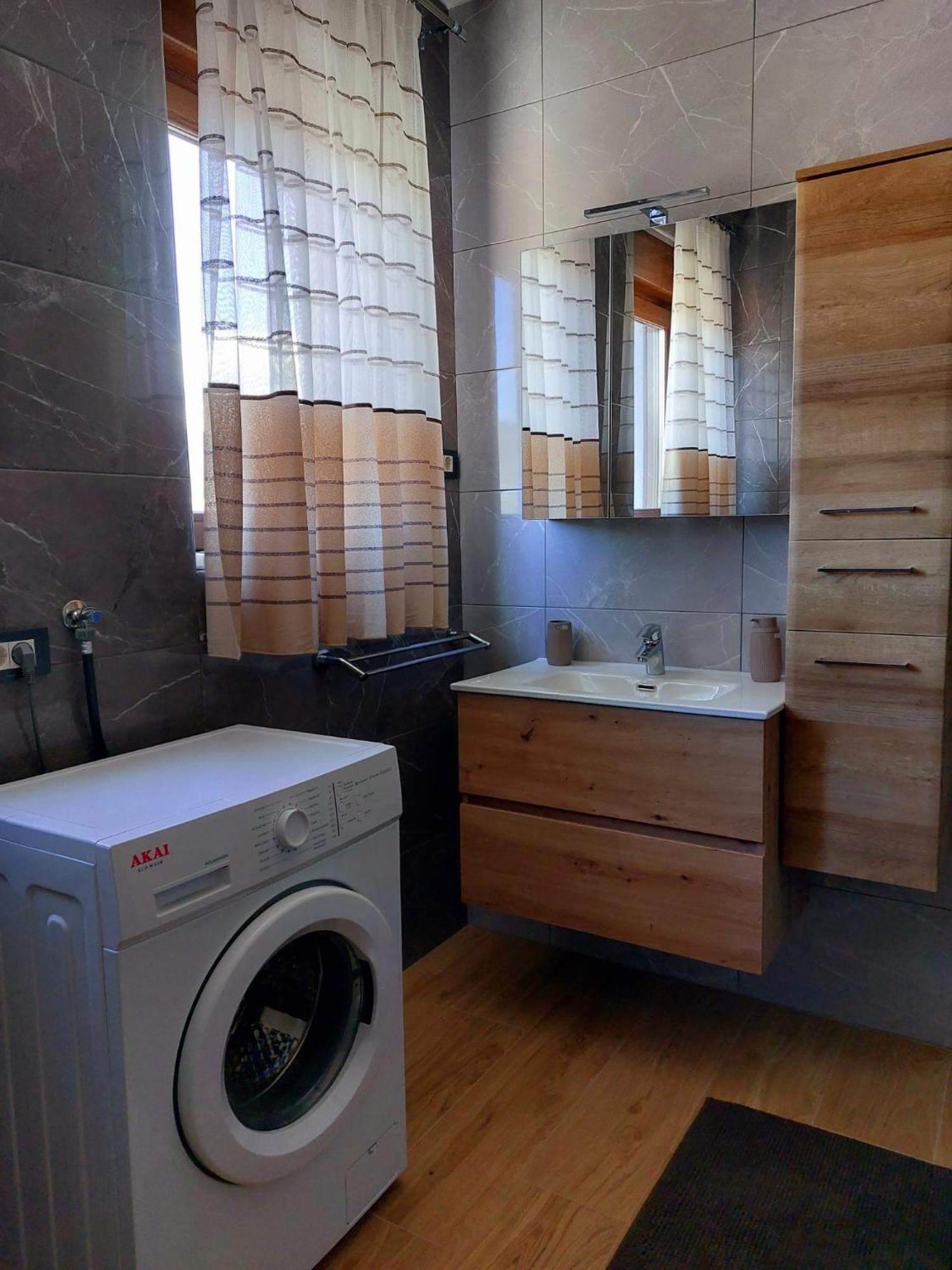 Apartmani Ivana Novi Novi Vinodolski Eksteriør billede