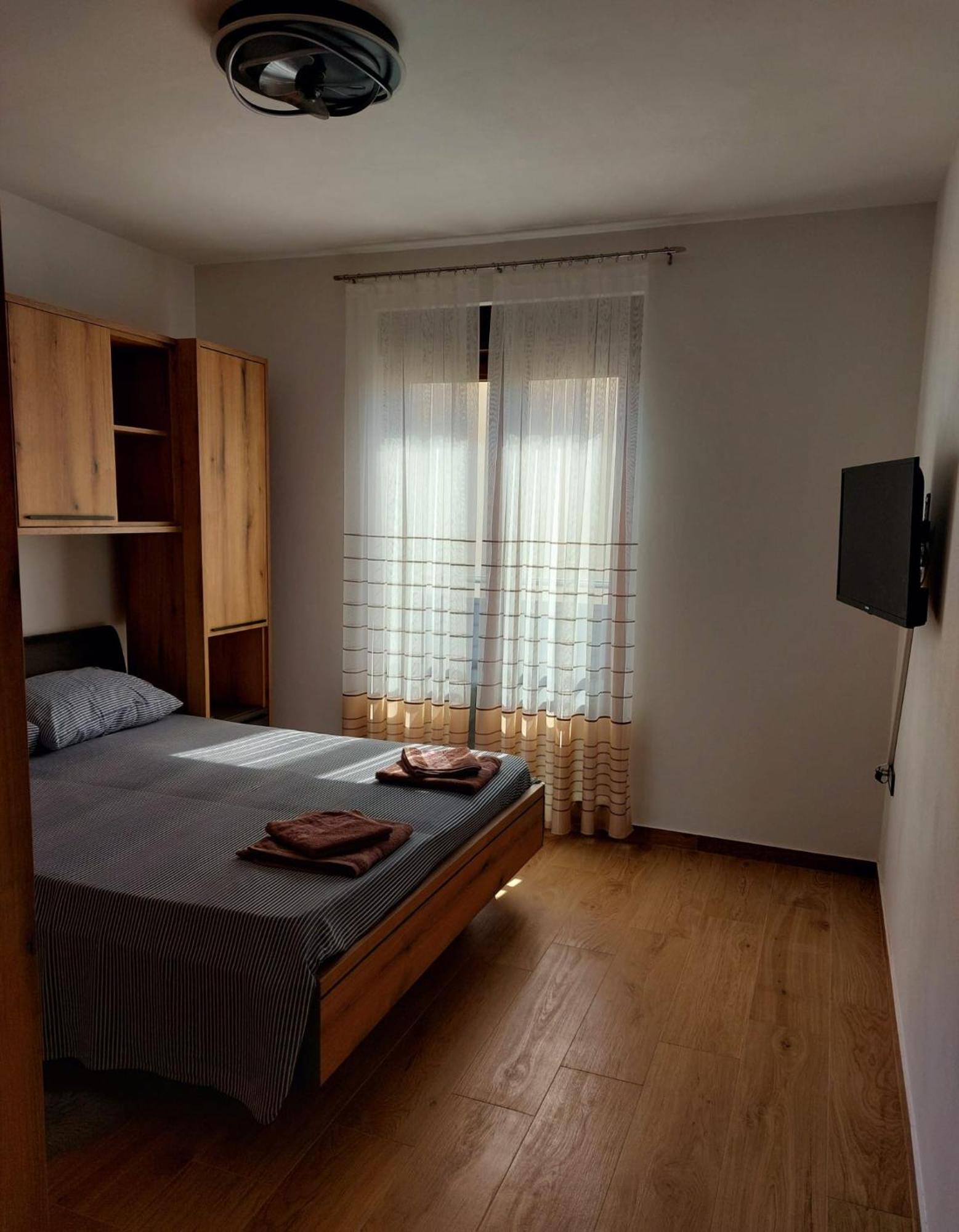 Apartmani Ivana Novi Novi Vinodolski Eksteriør billede